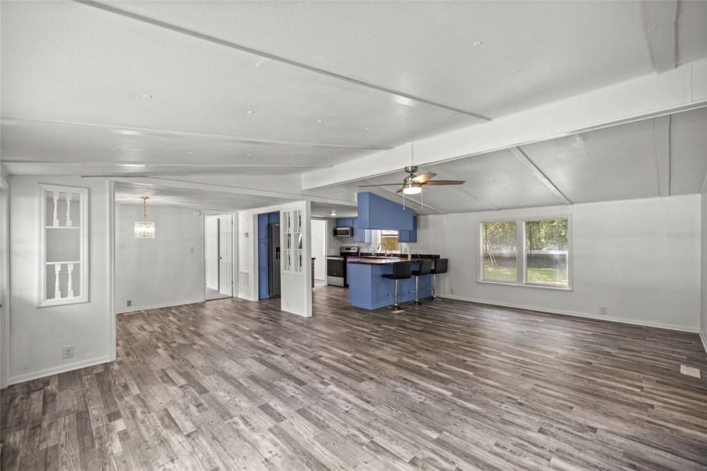 待售: $205,000 (3 贝兹, 2 浴室, 1248 平方英尺)