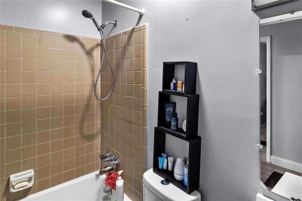 For Sale: $236,900 (3 beds, 2 baths, 1353 Square Feet)