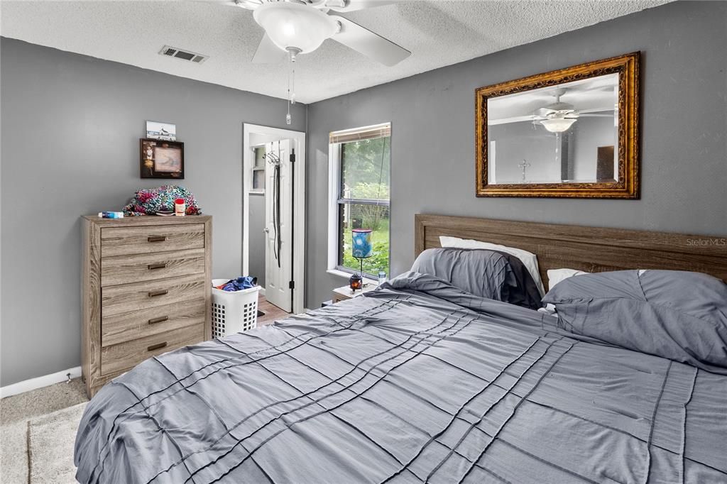 For Sale: $236,900 (3 beds, 2 baths, 1353 Square Feet)