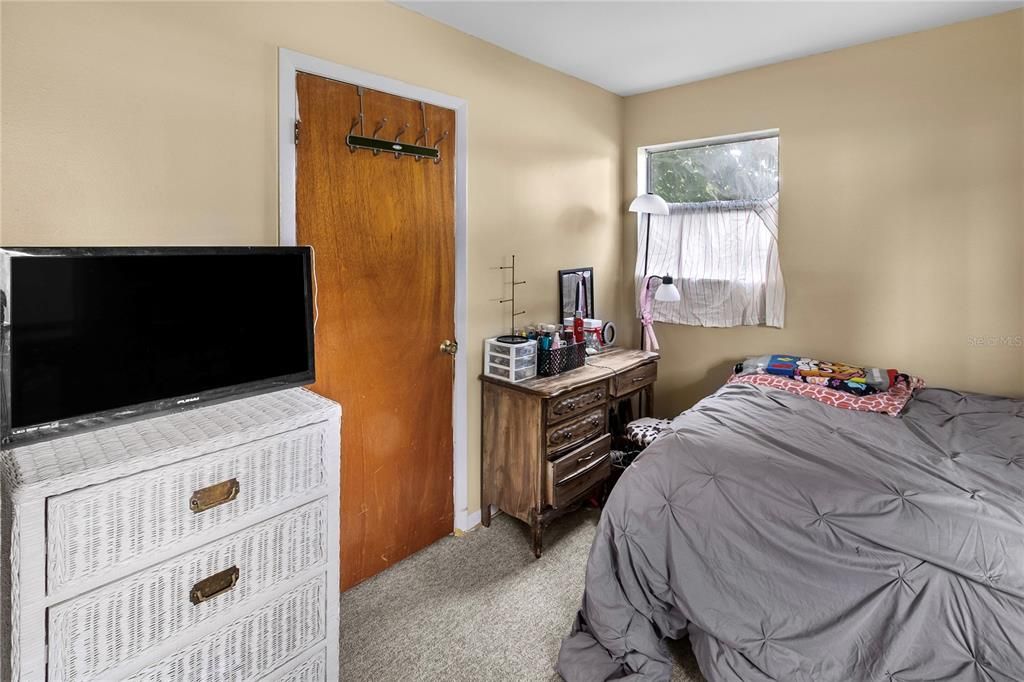 For Sale: $236,900 (3 beds, 2 baths, 1353 Square Feet)