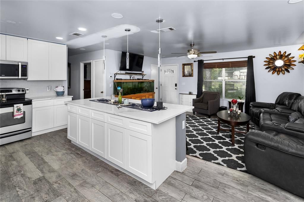 For Sale: $236,900 (3 beds, 2 baths, 1353 Square Feet)