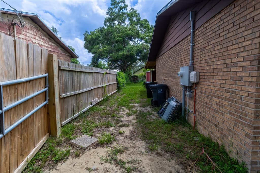 For Sale: $236,900 (3 beds, 2 baths, 1353 Square Feet)