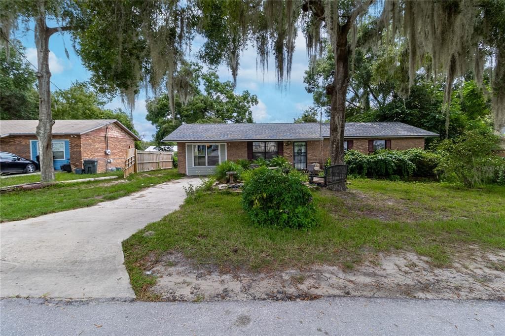 For Sale: $236,900 (3 beds, 2 baths, 1353 Square Feet)