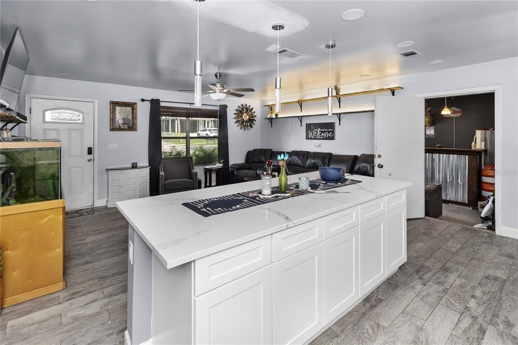 For Sale: $236,900 (3 beds, 2 baths, 1353 Square Feet)