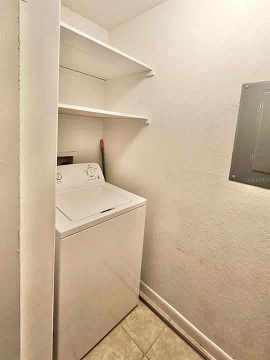 Под контрактом: $99,999 (1 спален, 1 ванн, 580 Квадратных фут)