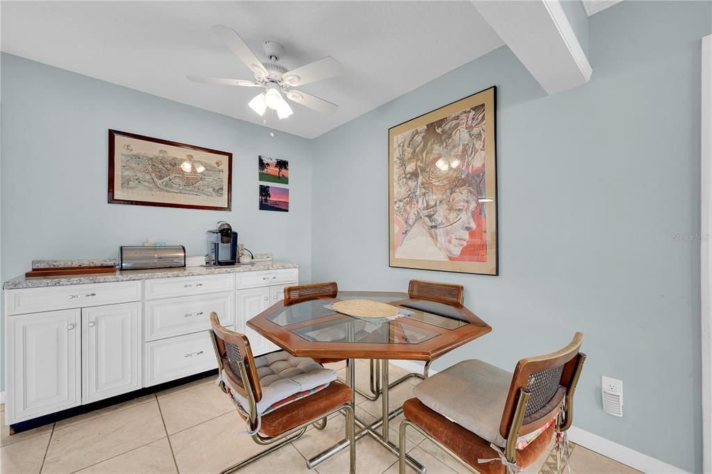 待售: $629,000 (3 贝兹, 2 浴室, 1596 平方英尺)