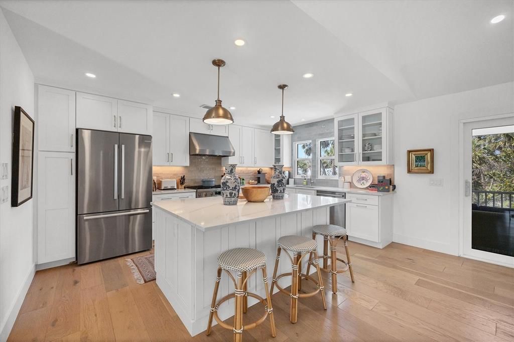 出租: $6,000 (3 贝兹, 4 浴室, 2396 平方英尺)