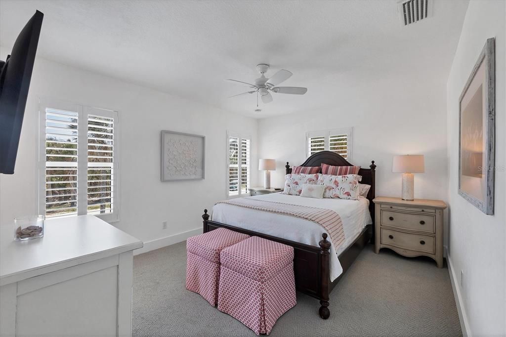 出租: $6,000 (3 贝兹, 4 浴室, 2396 平方英尺)