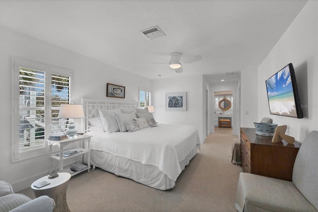 出租: $6,000 (3 贝兹, 4 浴室, 2396 平方英尺)