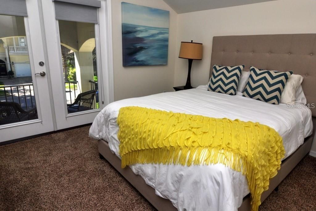 出租: $7,200 (3 贝兹, 2 浴室, 2341 平方英尺)