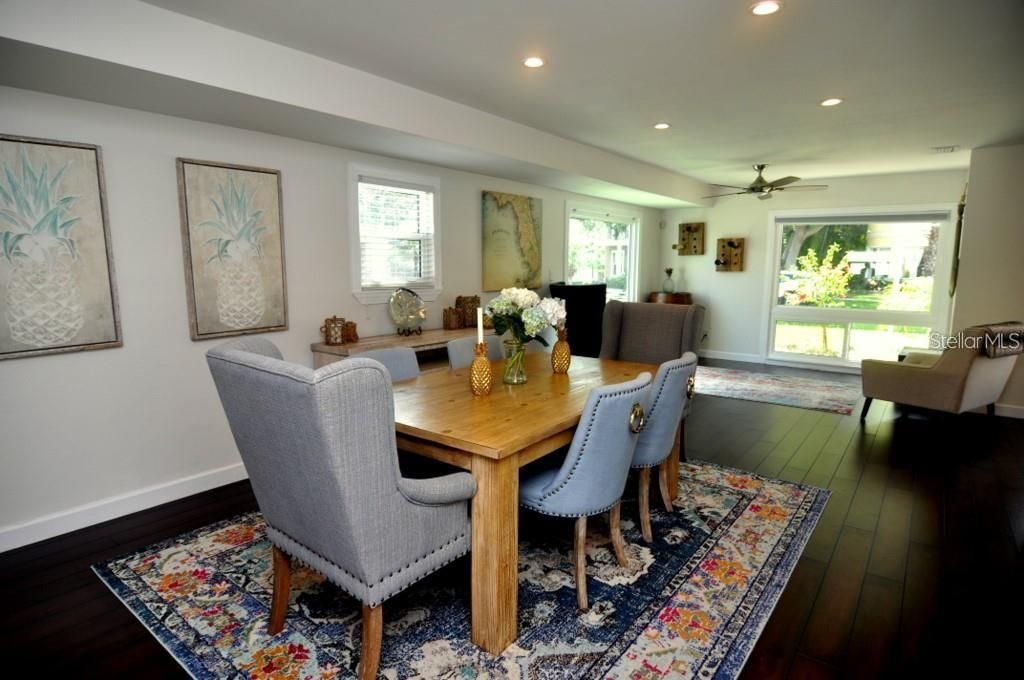 出租: $7,200 (3 贝兹, 2 浴室, 2341 平方英尺)