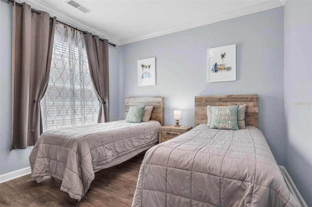 На продажу: $229,000 (3 спален, 2 ванн, 1244 Квадратных фут)