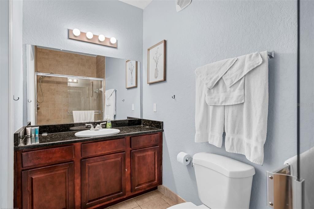 На продажу: $229,000 (3 спален, 2 ванн, 1244 Квадратных фут)