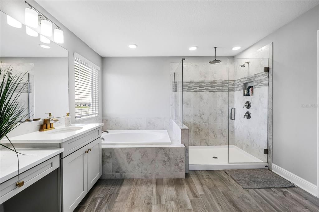 For Sale: $625,000 (5 beds, 4 baths, 3761 Square Feet)