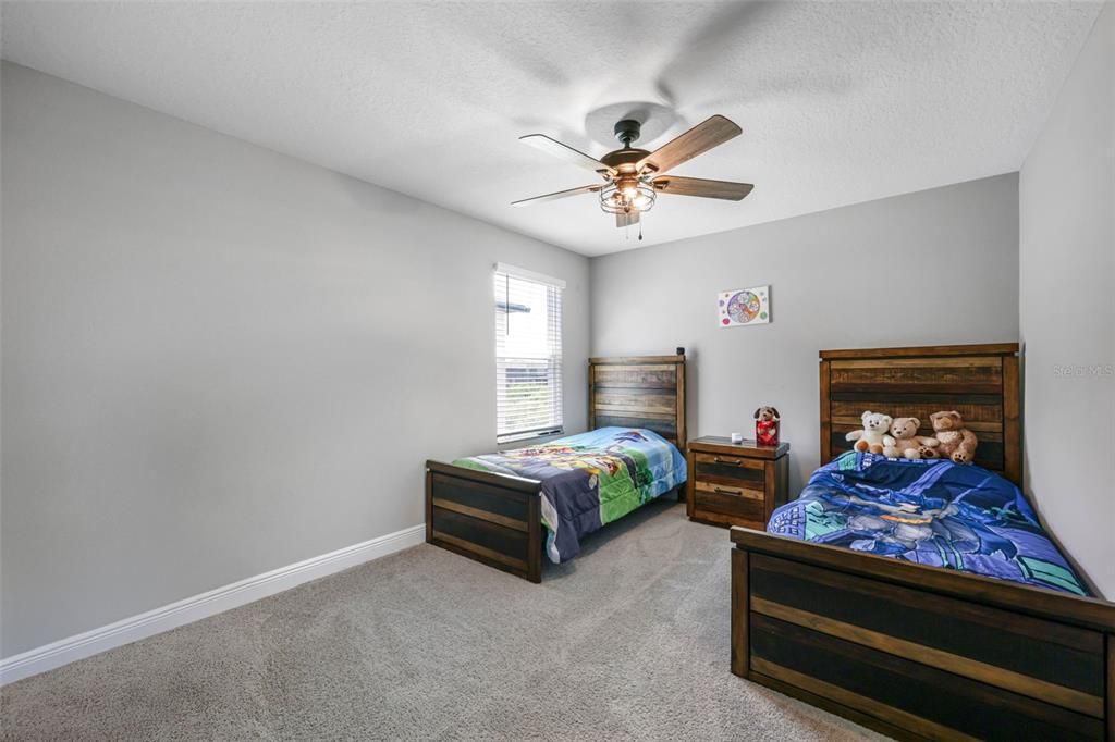 For Sale: $625,000 (5 beds, 4 baths, 3761 Square Feet)