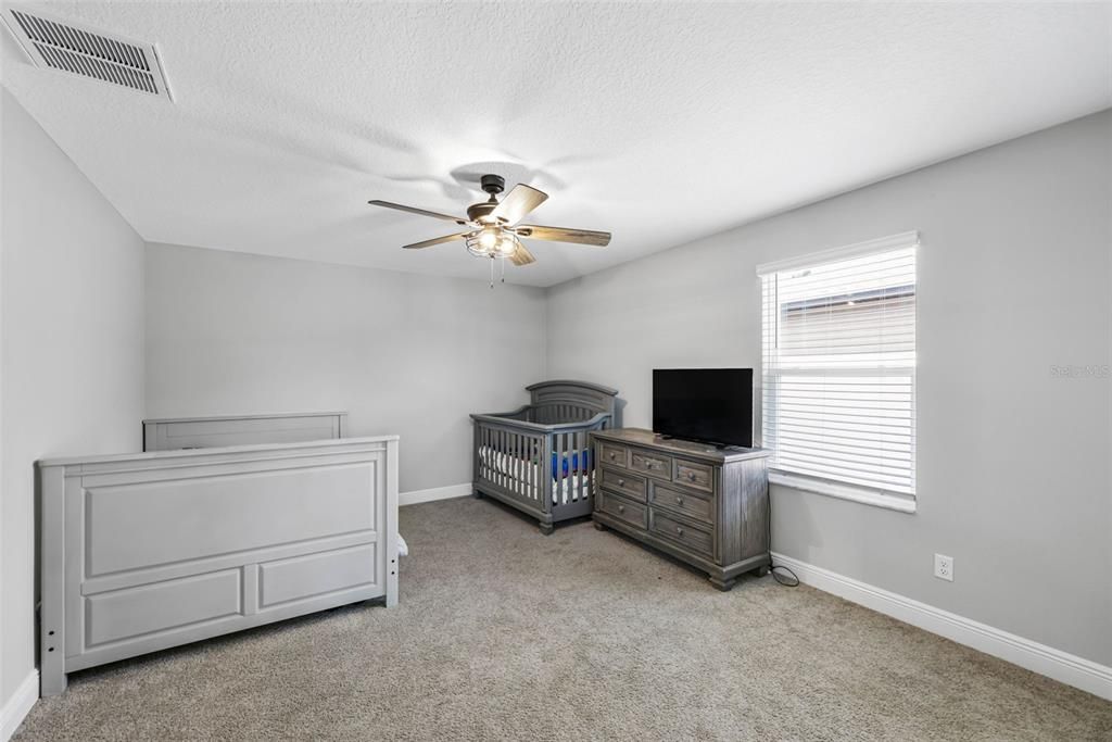 For Sale: $625,000 (5 beds, 4 baths, 3761 Square Feet)