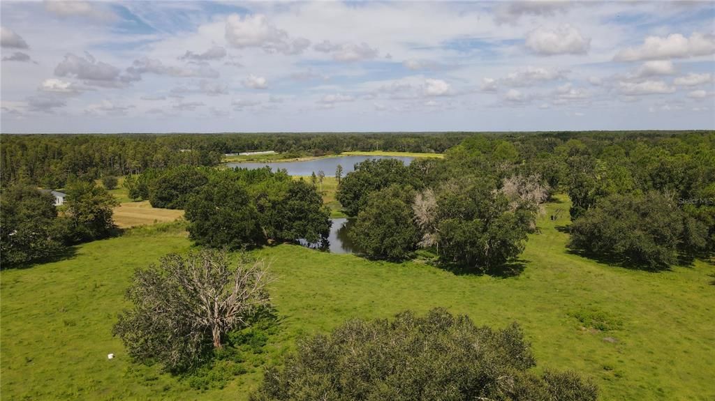 На продажу: $2,800,000 (68.28 acres)