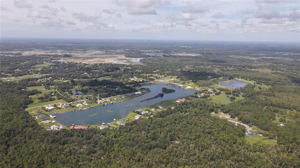 На продажу: $2,800,000 (68.28 acres)