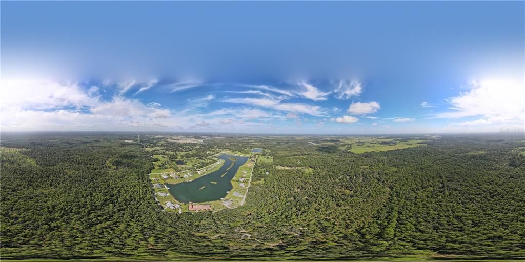 На продажу: $2,800,000 (68.28 acres)
