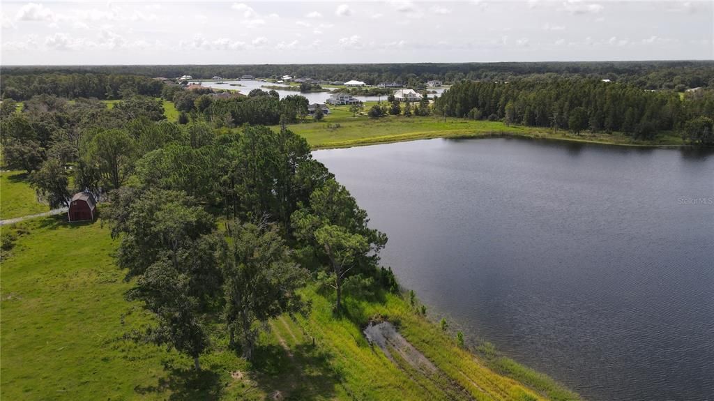 На продажу: $2,800,000 (68.28 acres)