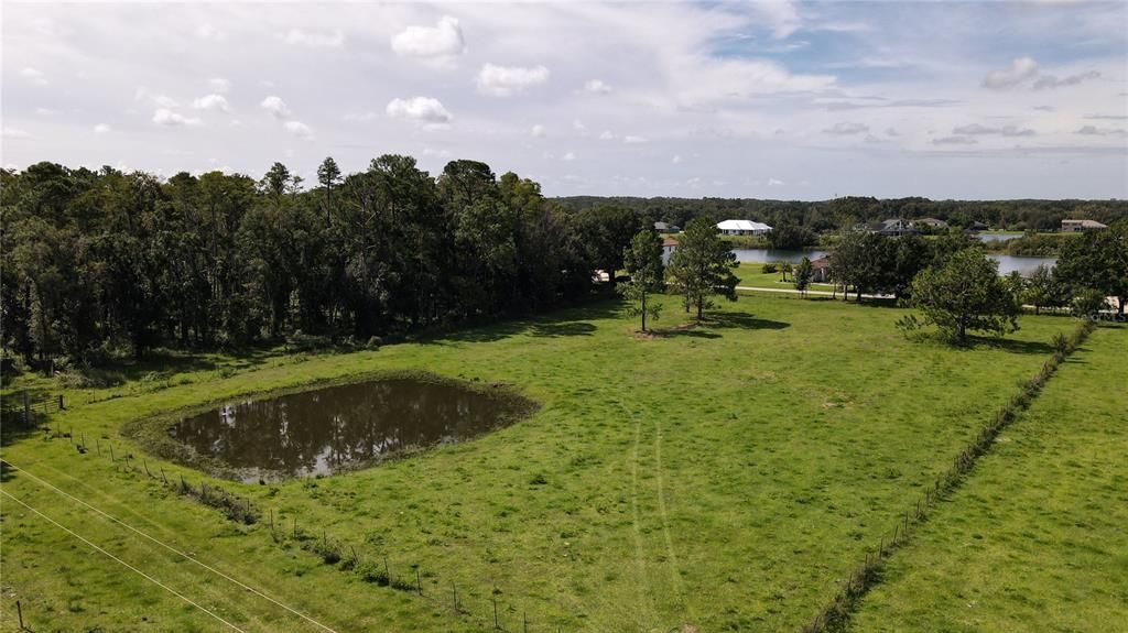 На продажу: $2,800,000 (68.28 acres)