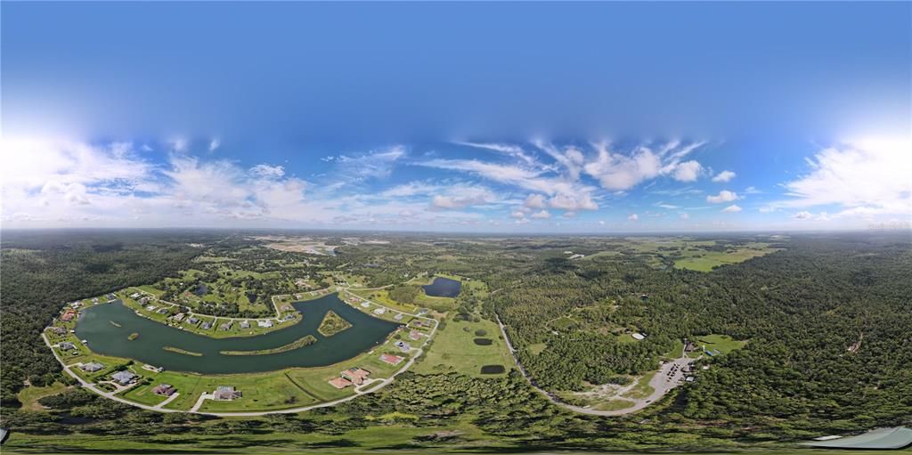 На продажу: $2,800,000 (68.28 acres)