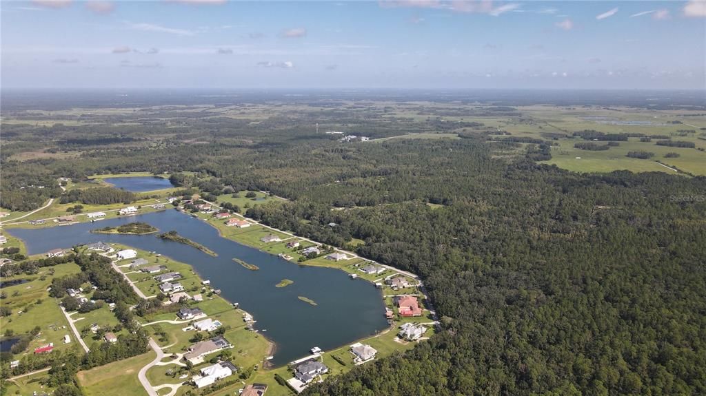 На продажу: $2,800,000 (68.28 acres)