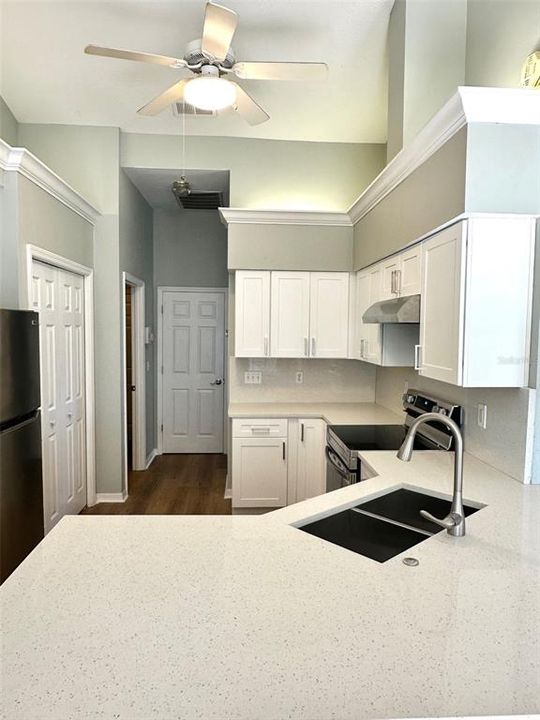 出租: $2,600 (4 贝兹, 2 浴室, 2064 平方英尺)