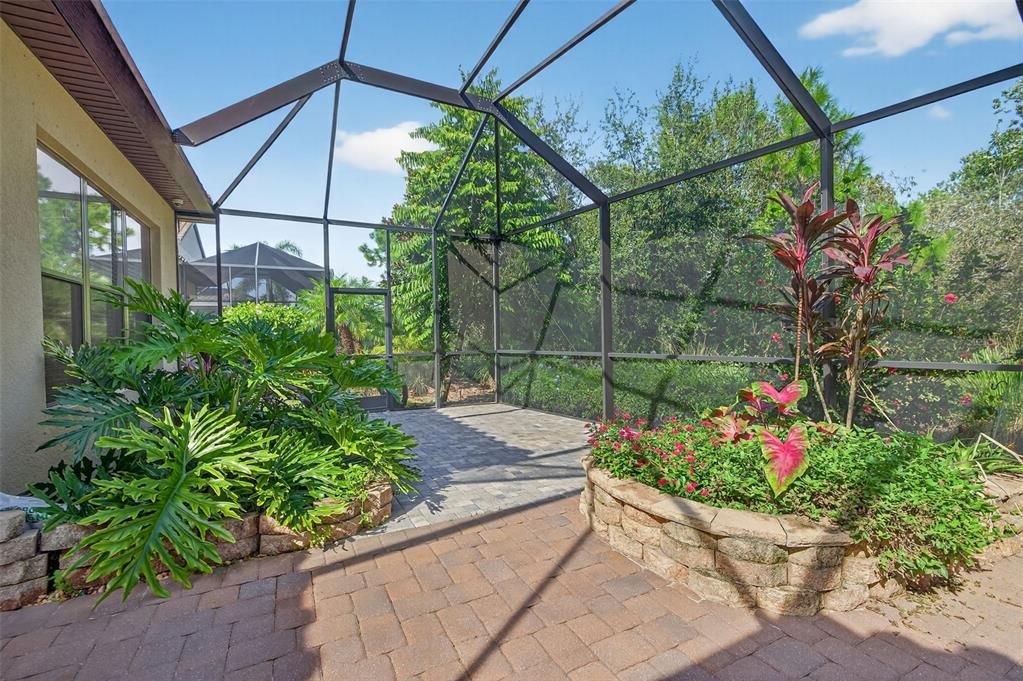 Active With Contract: $550,000 (3 beds, 3 baths, 2248 Square Feet)