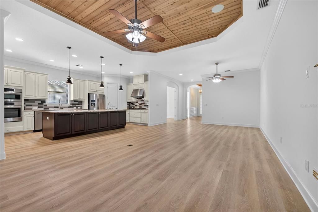 Active With Contract: $550,000 (3 beds, 3 baths, 2248 Square Feet)