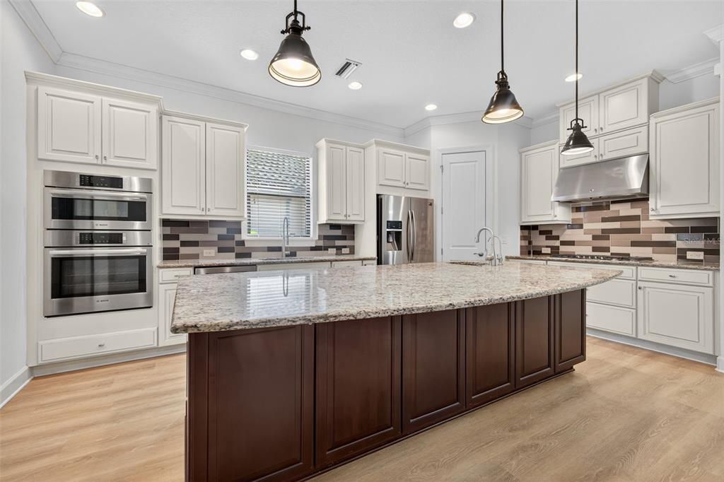 Active With Contract: $550,000 (3 beds, 3 baths, 2248 Square Feet)