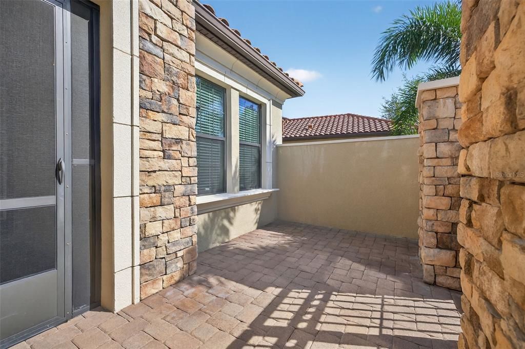 Active With Contract: $550,000 (3 beds, 3 baths, 2248 Square Feet)