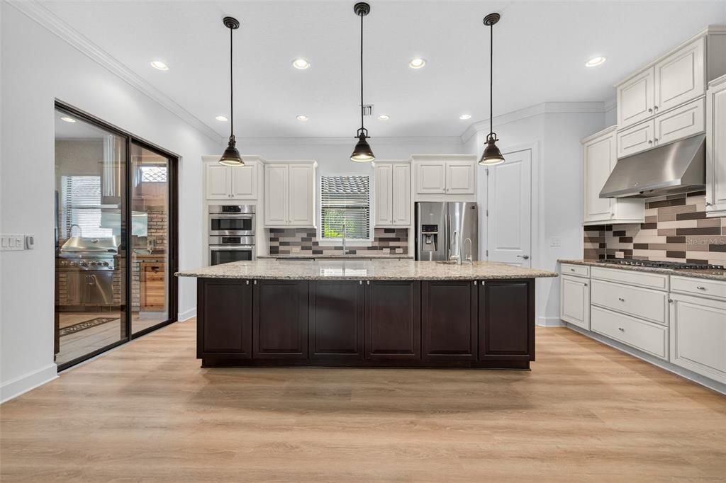 Active With Contract: $550,000 (3 beds, 3 baths, 2248 Square Feet)