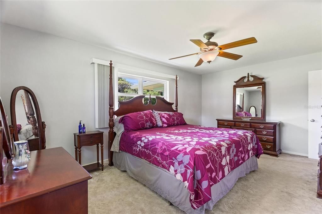 На продажу: $349,000 (2 спален, 2 ванн, 1660 Квадратных фут)