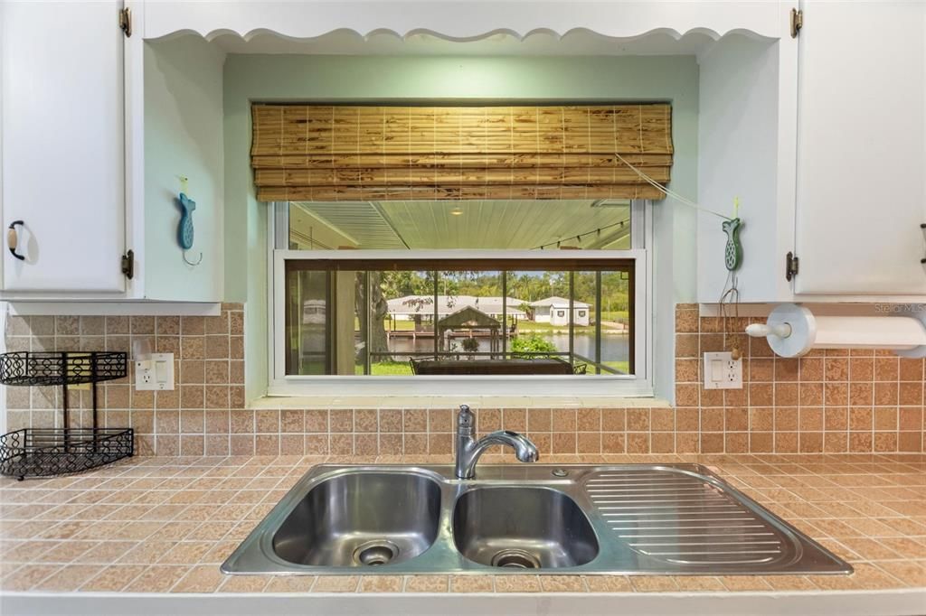 На продажу: $349,000 (2 спален, 2 ванн, 1660 Квадратных фут)