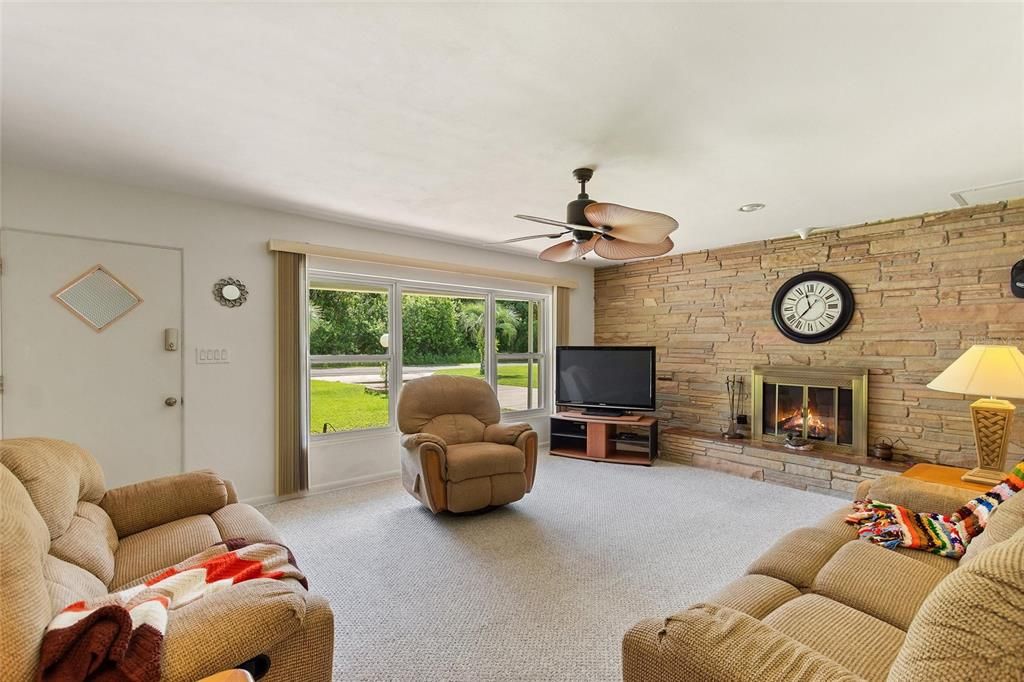 На продажу: $349,000 (2 спален, 2 ванн, 1660 Квадратных фут)