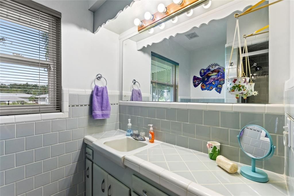 На продажу: $349,000 (2 спален, 2 ванн, 1660 Квадратных фут)