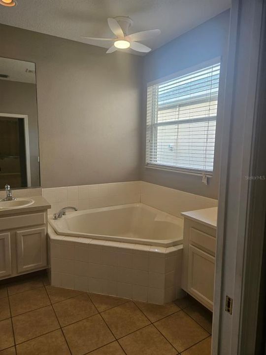 For Rent: $2,599 (3 beds, 2 baths, 1537 Square Feet)