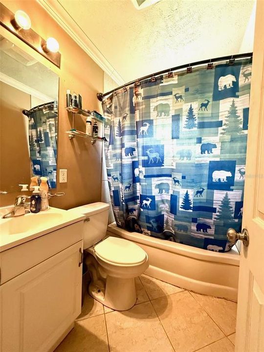 For Sale: $164,900 (2 beds, 1 baths, 864 Square Feet)