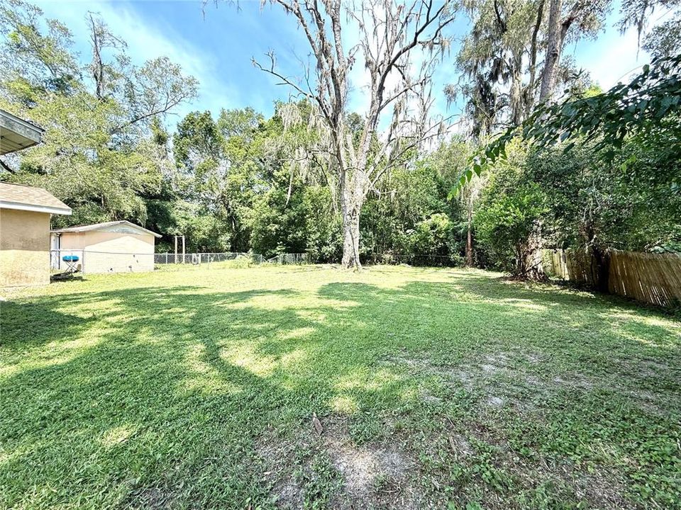 For Sale: $164,900 (2 beds, 1 baths, 864 Square Feet)