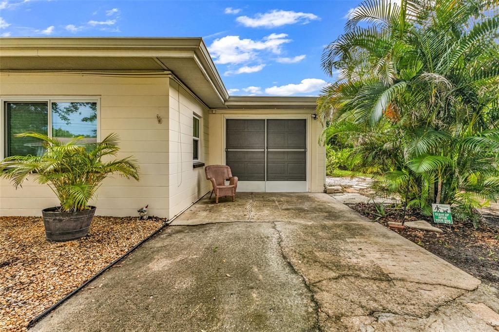 Под контрактом: $350,000 (4 спален, 0 ванн, 2016 Квадратных фут)