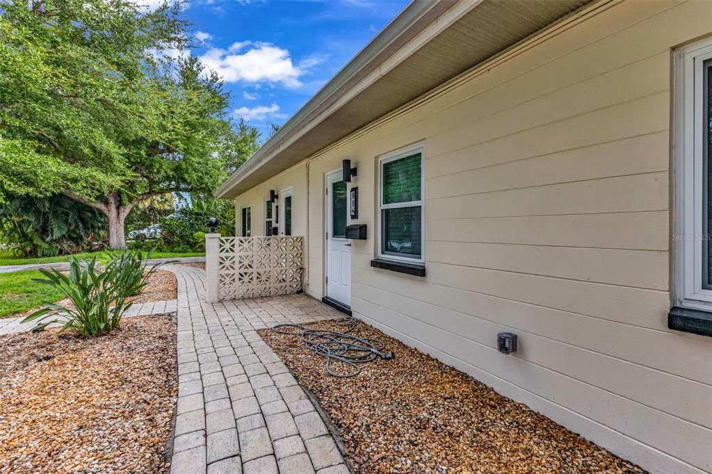 Под контрактом: $350,000 (4 спален, 0 ванн, 2016 Квадратных фут)