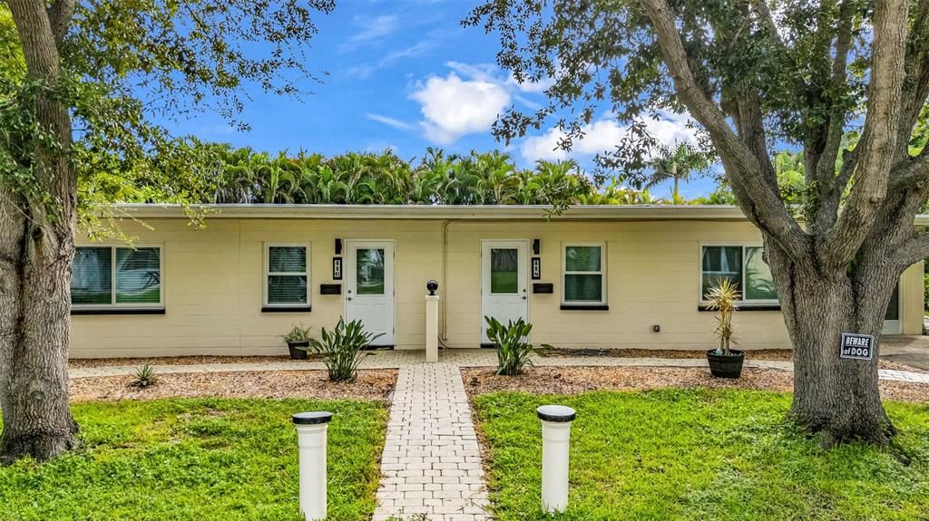 Под контрактом: $350,000 (4 спален, 0 ванн, 2016 Квадратных фут)