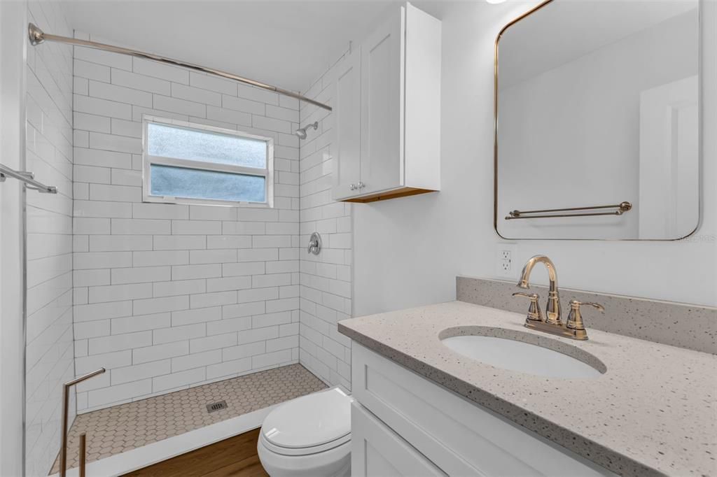 Под контрактом: $350,000 (4 спален, 0 ванн, 2016 Квадратных фут)