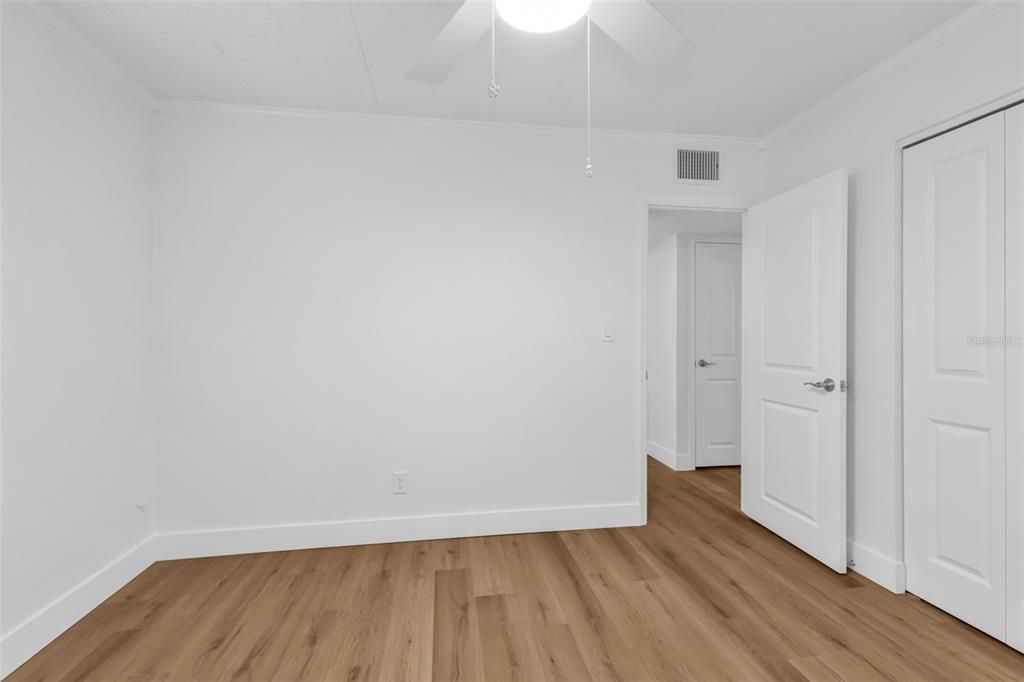 Под контрактом: $350,000 (4 спален, 0 ванн, 2016 Квадратных фут)