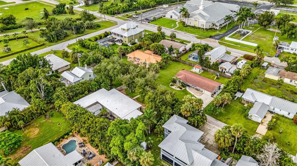 Под контрактом: $350,000 (4 спален, 0 ванн, 2016 Квадратных фут)