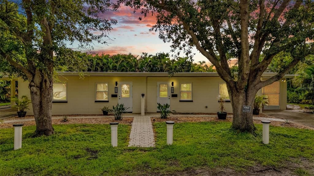 Под контрактом: $350,000 (4 спален, 0 ванн, 2016 Квадратных фут)