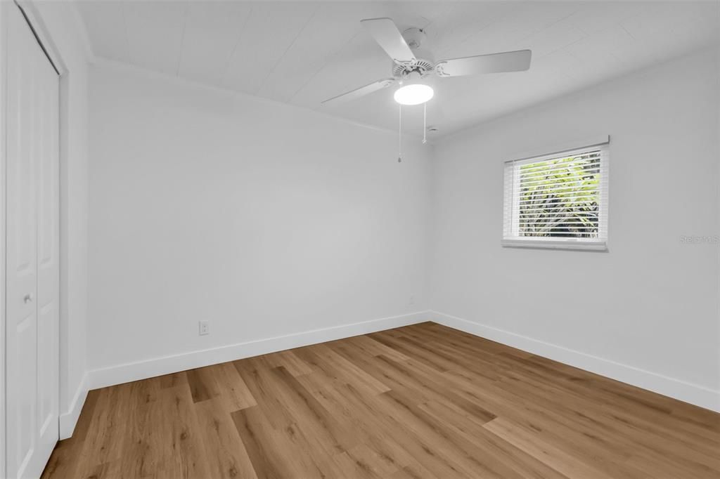 Под контрактом: $350,000 (4 спален, 0 ванн, 2016 Квадратных фут)