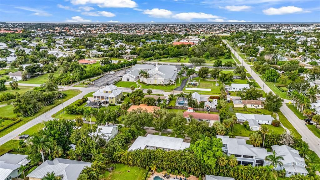 Под контрактом: $350,000 (4 спален, 0 ванн, 2016 Квадратных фут)