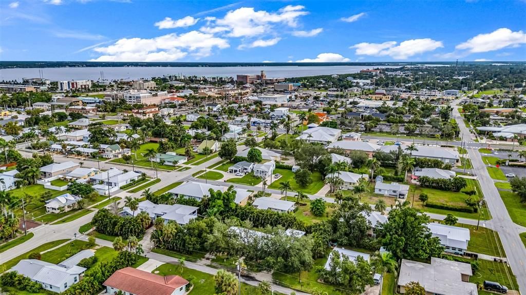 Под контрактом: $350,000 (4 спален, 0 ванн, 2016 Квадратных фут)